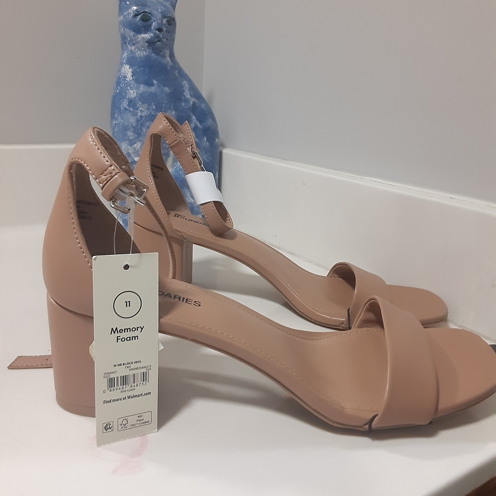No Boundaries Nude Block Heel Sandals. Size 11. New With Tags